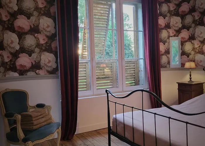 Chateau De Charme Avec Parc Arbore Вилла